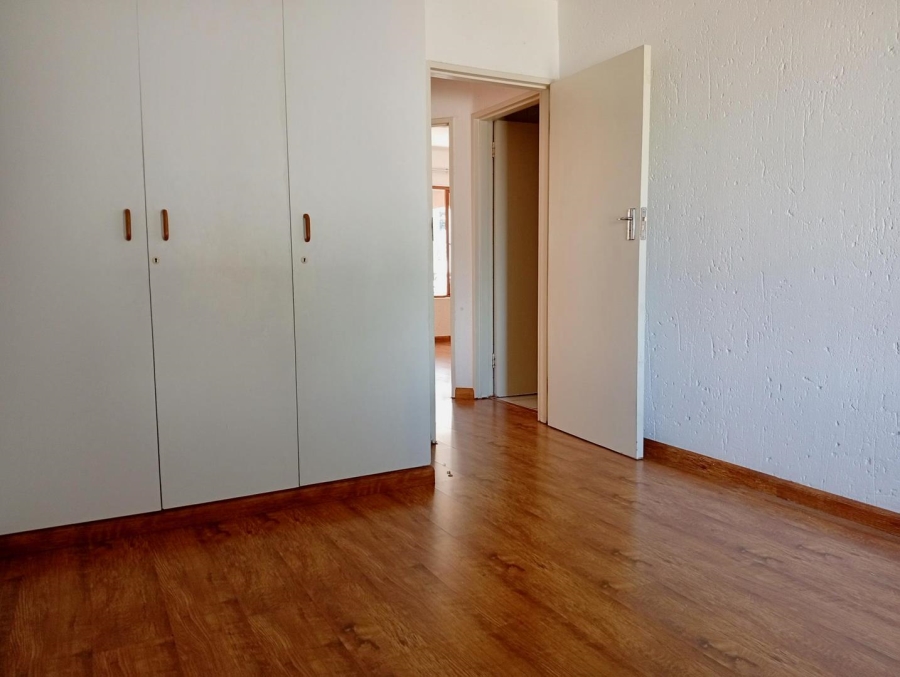 To Let 2 Bedroom Property for Rent in Benmore Gardens Gauteng