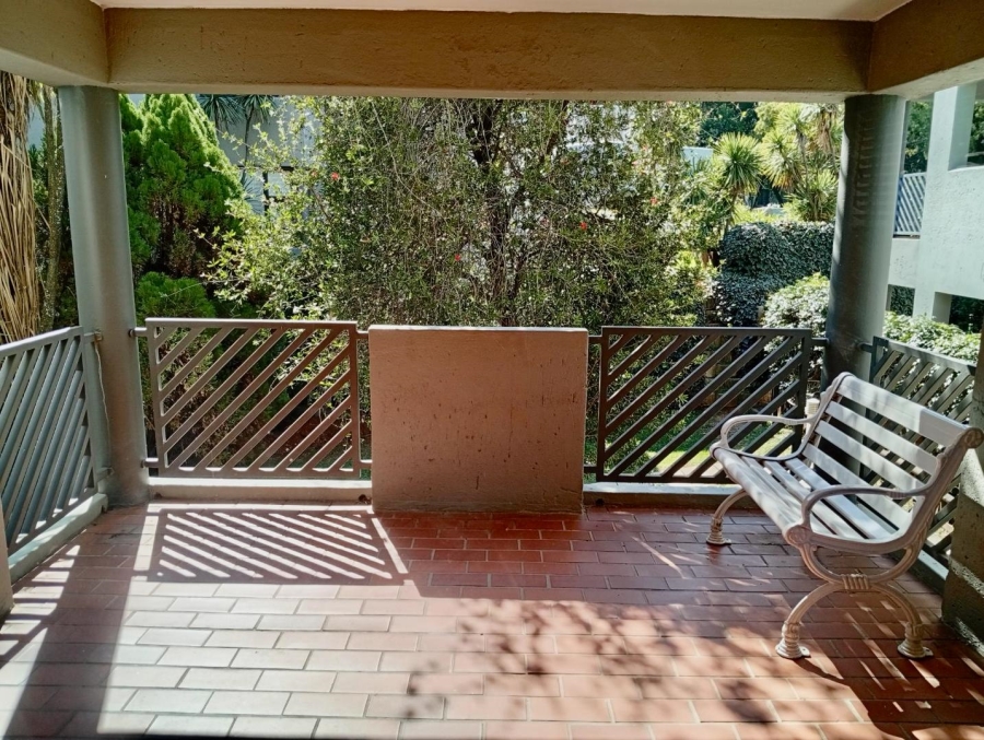 To Let 2 Bedroom Property for Rent in Benmore Gardens Gauteng