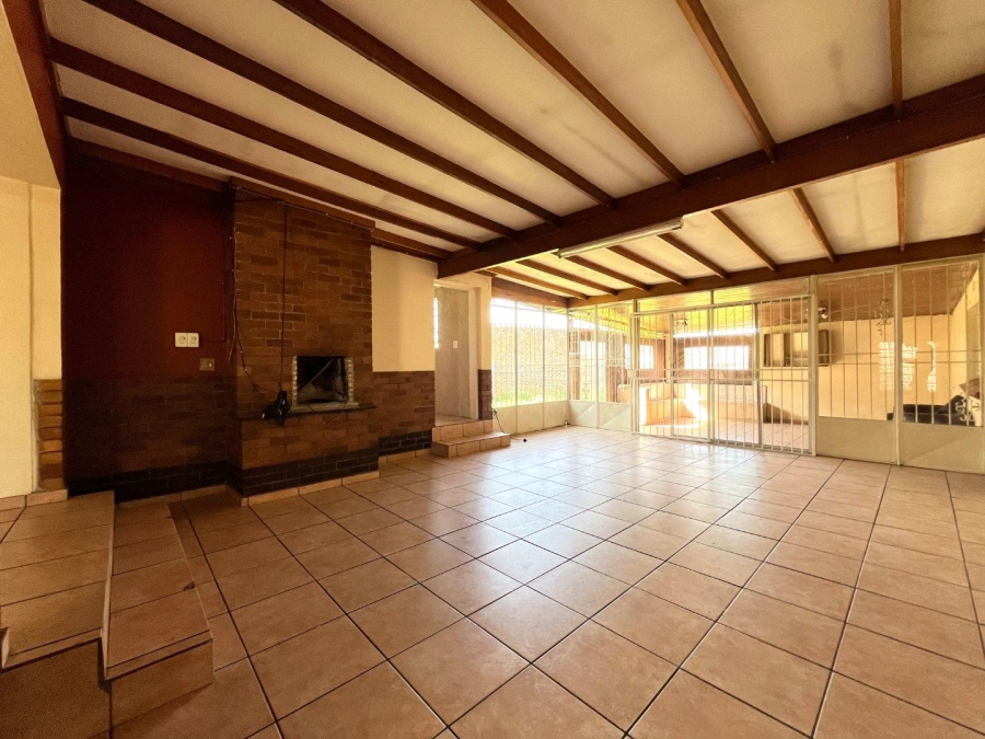 To Let 4 Bedroom Property for Rent in Birchleigh Gauteng