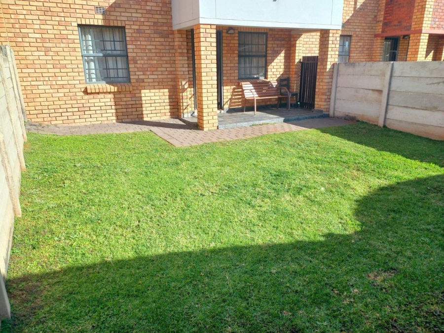 2 Bedroom Property for Sale in Montana Tuine Gauteng