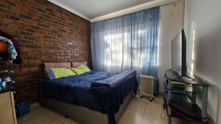 3 Bedroom Property for Sale in Mulbarton Gauteng