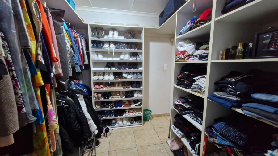 3 Bedroom Property for Sale in Mulbarton Gauteng