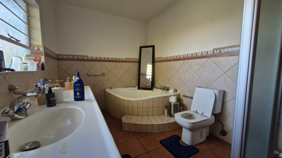 3 Bedroom Property for Sale in Mulbarton Gauteng