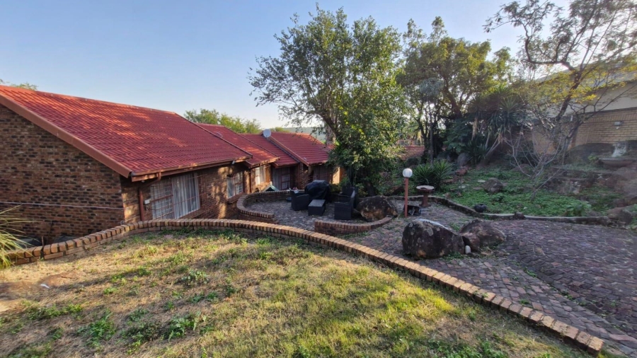 3 Bedroom Property for Sale in Mulbarton Gauteng