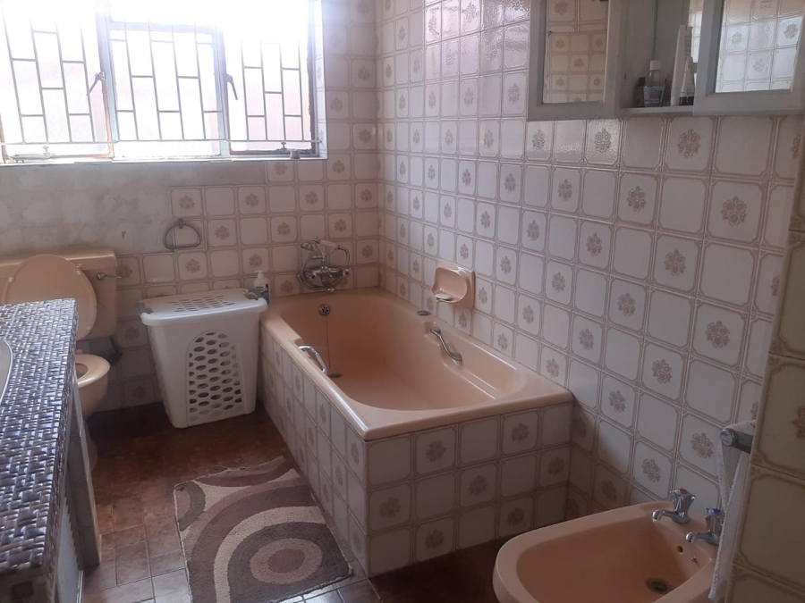 4 Bedroom Property for Sale in Kenilworth Gauteng