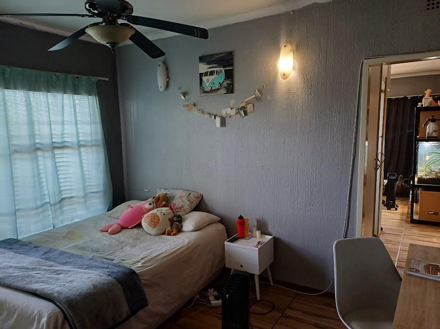 5 Bedroom Property for Sale in Verwoerdpark Gauteng