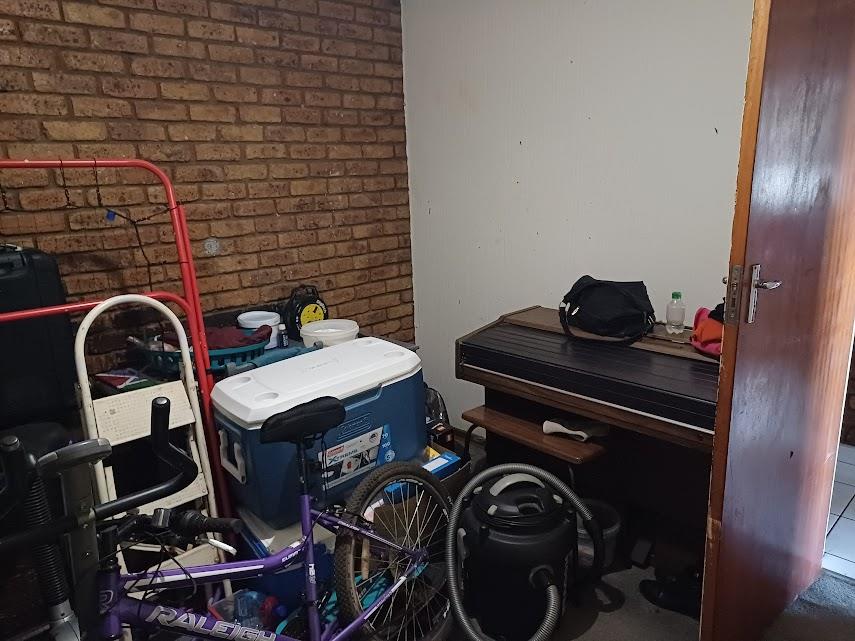 5 Bedroom Property for Sale in Verwoerdpark Gauteng