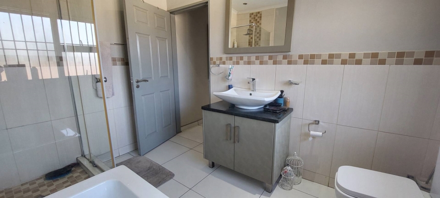 3 Bedroom Property for Sale in Lambton Gauteng