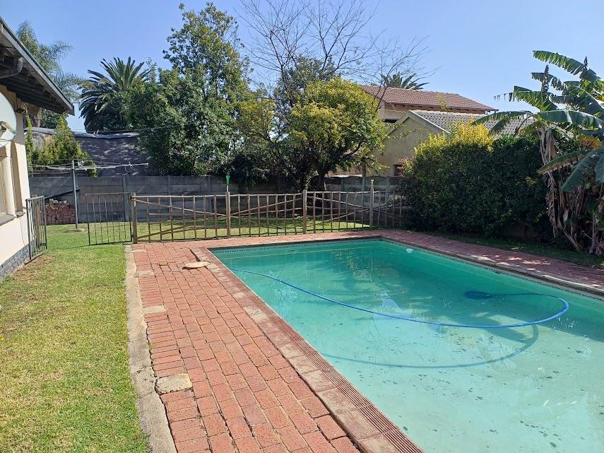 4 Bedroom Property for Sale in Verwoerdpark Gauteng