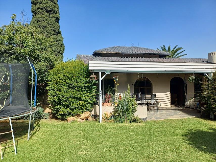 4 Bedroom Property for Sale in Verwoerdpark Gauteng