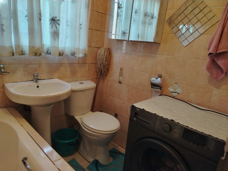 3 Bedroom Property for Sale in Lotus Gardens Gauteng