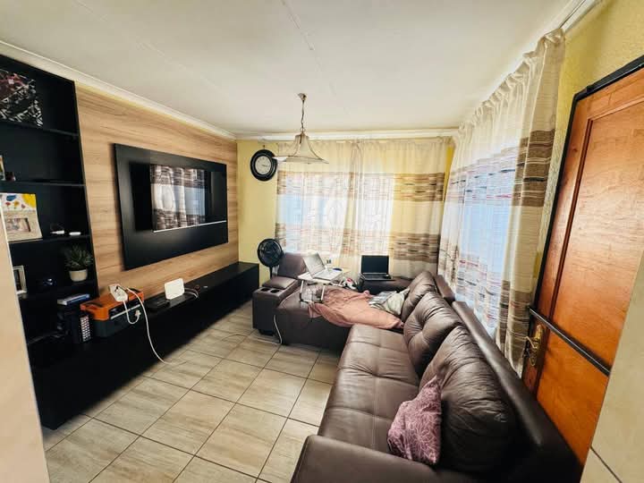 2 Bedroom Property for Sale in Ebony Park Gauteng