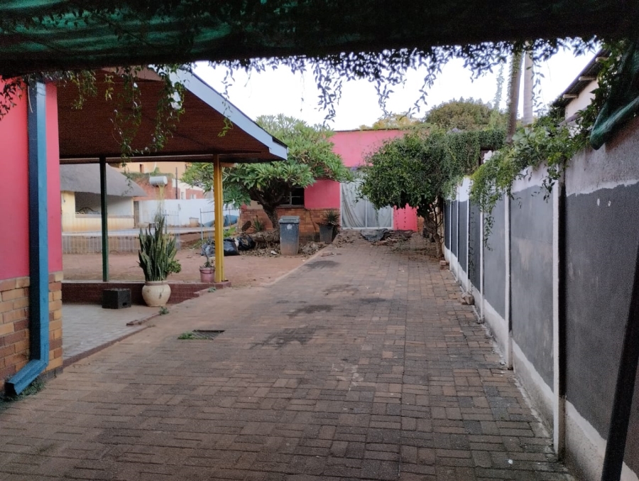 6 Bedroom Property for Sale in Proclamation Hill Gauteng