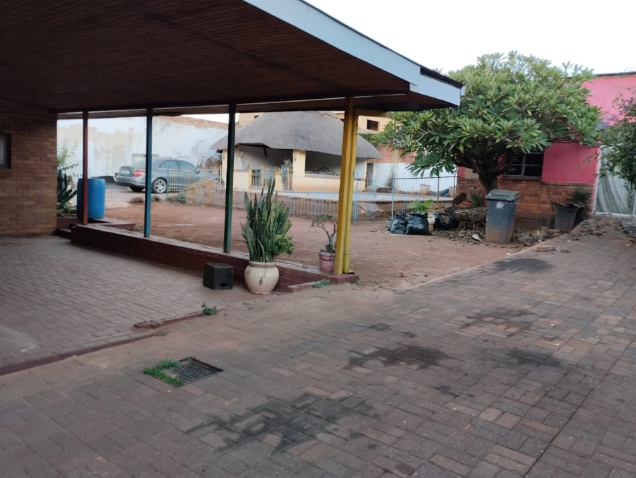 6 Bedroom Property for Sale in Proclamation Hill Gauteng