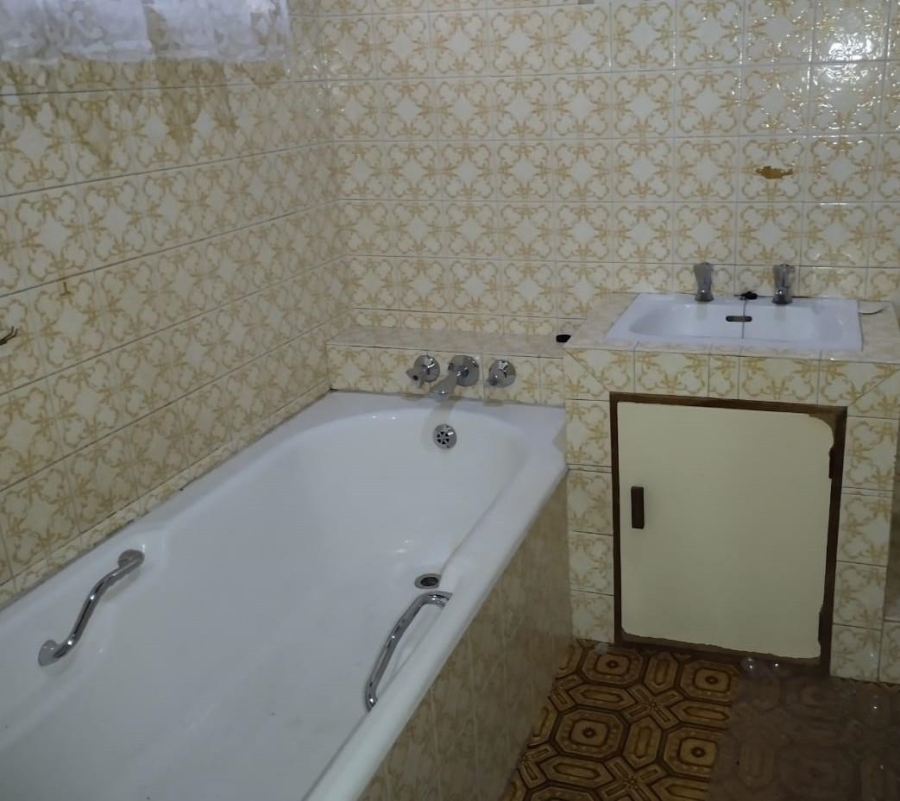 6 Bedroom Property for Sale in Proclamation Hill Gauteng
