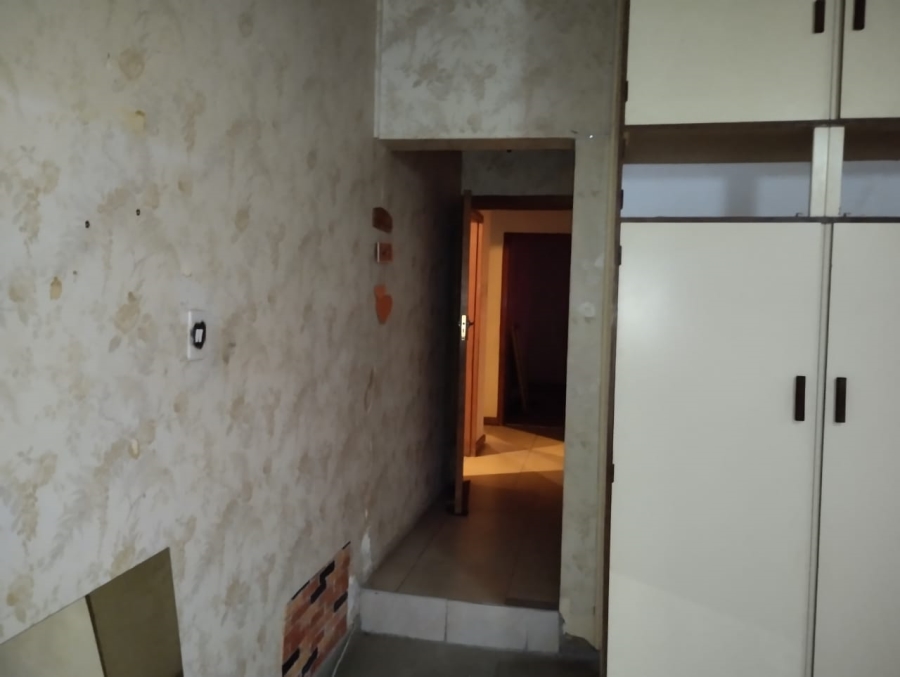 6 Bedroom Property for Sale in Proclamation Hill Gauteng