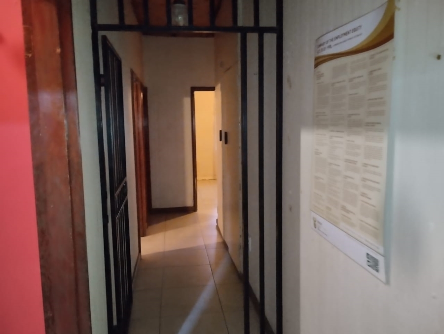 6 Bedroom Property for Sale in Proclamation Hill Gauteng