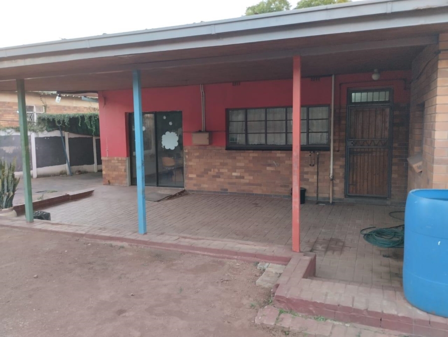 6 Bedroom Property for Sale in Proclamation Hill Gauteng