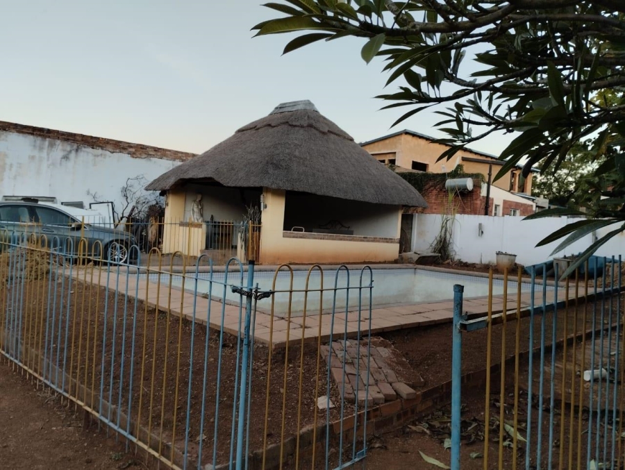6 Bedroom Property for Sale in Proclamation Hill Gauteng
