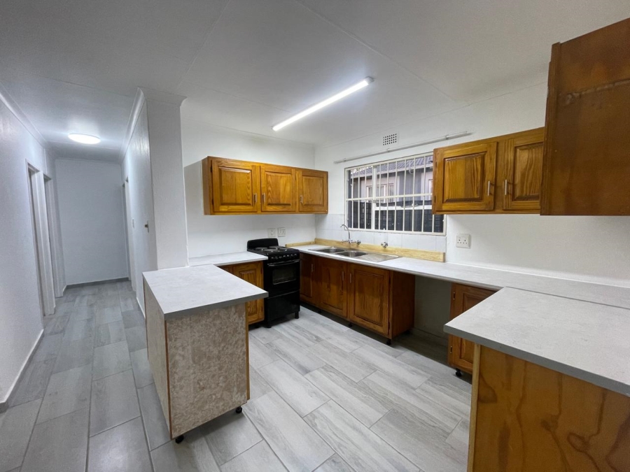 To Let 3 Bedroom Property for Rent in Fairland Gauteng