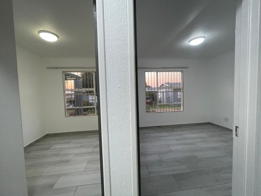 To Let 3 Bedroom Property for Rent in Fairland Gauteng