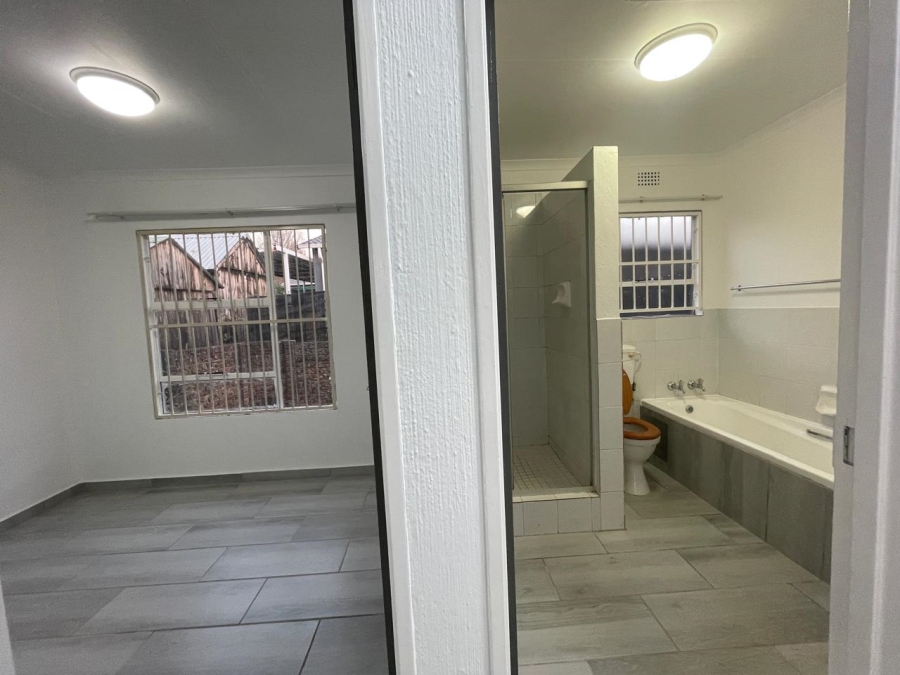 To Let 3 Bedroom Property for Rent in Fairland Gauteng