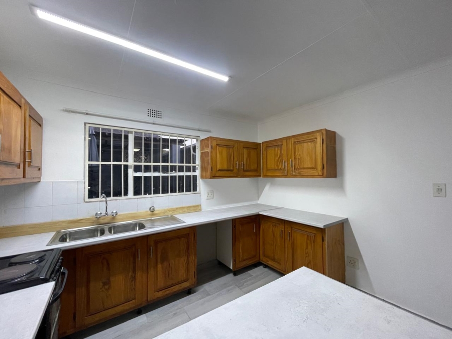To Let 3 Bedroom Property for Rent in Fairland Gauteng