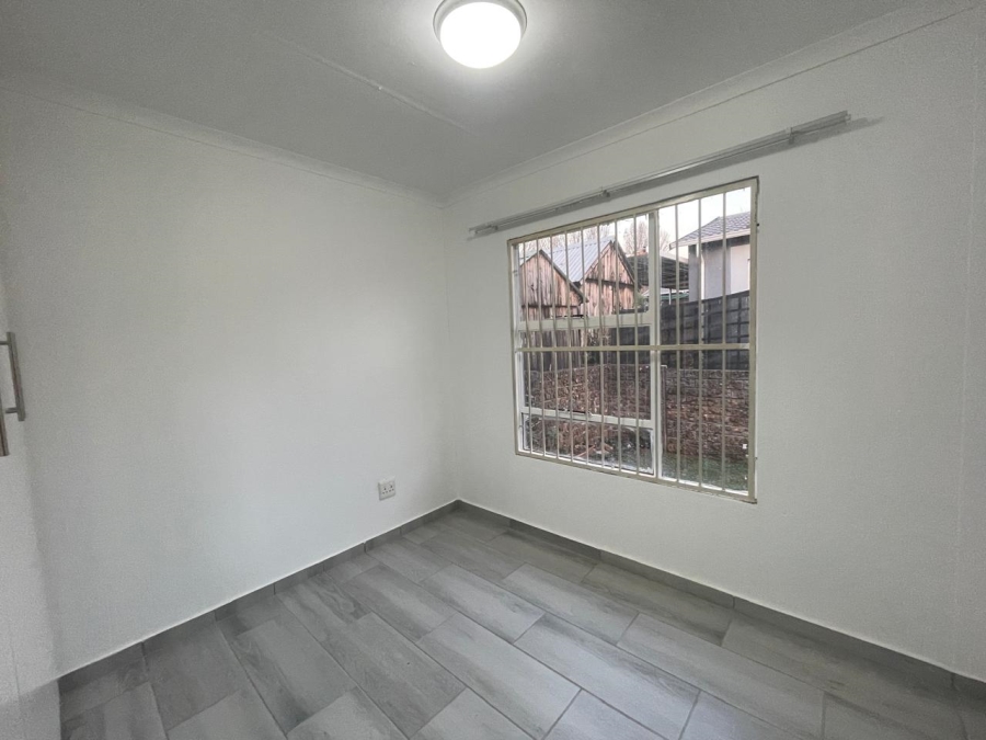 To Let 3 Bedroom Property for Rent in Fairland Gauteng