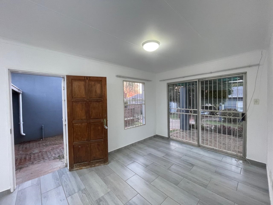 To Let 3 Bedroom Property for Rent in Fairland Gauteng