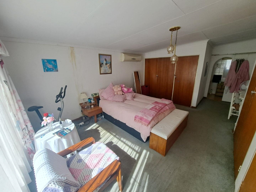 3 Bedroom Property for Sale in Waverley Gauteng