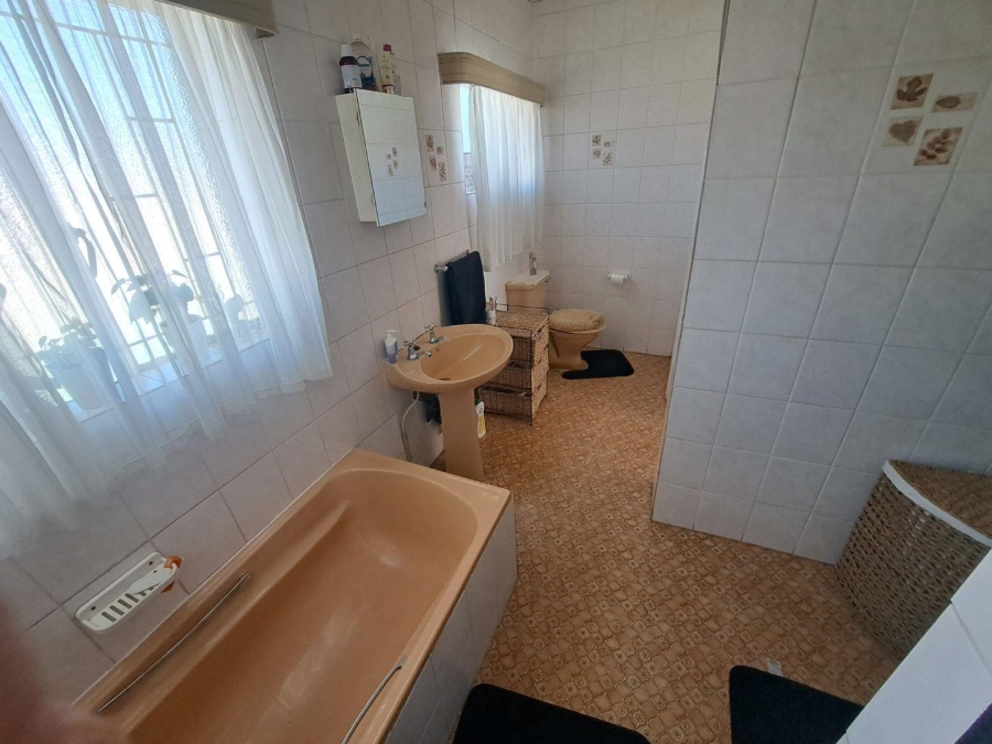3 Bedroom Property for Sale in Waverley Gauteng