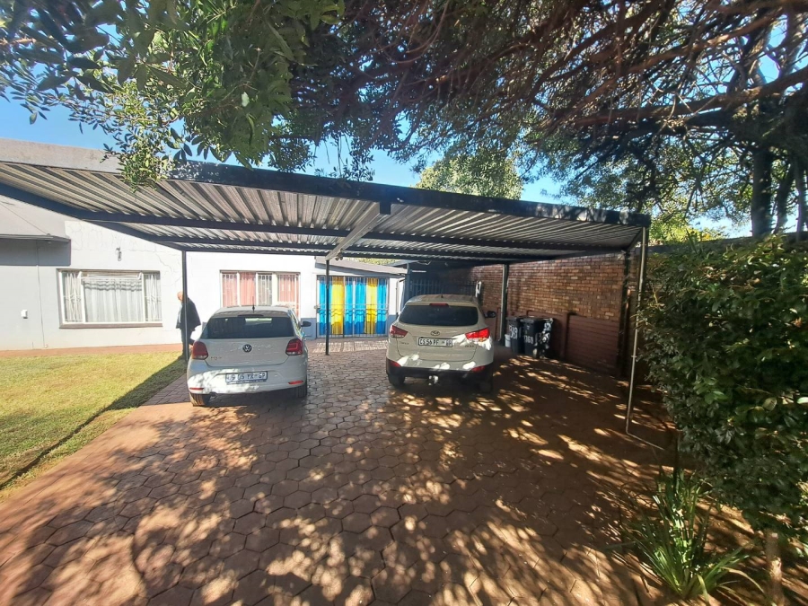 3 Bedroom Property for Sale in Waverley Gauteng