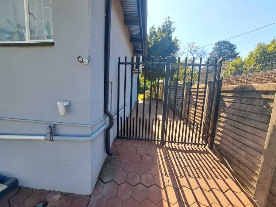 3 Bedroom Property for Sale in Waverley Gauteng