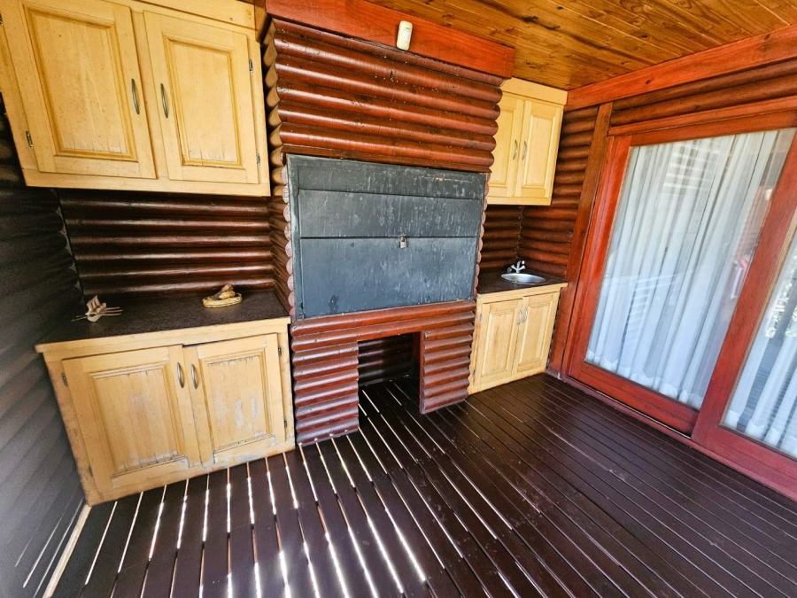 5 Bedroom Property for Sale in Dinokeng Gauteng