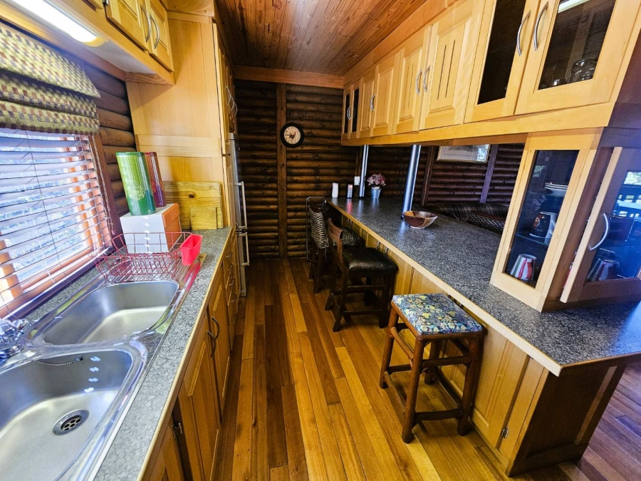 5 Bedroom Property for Sale in Dinokeng Gauteng