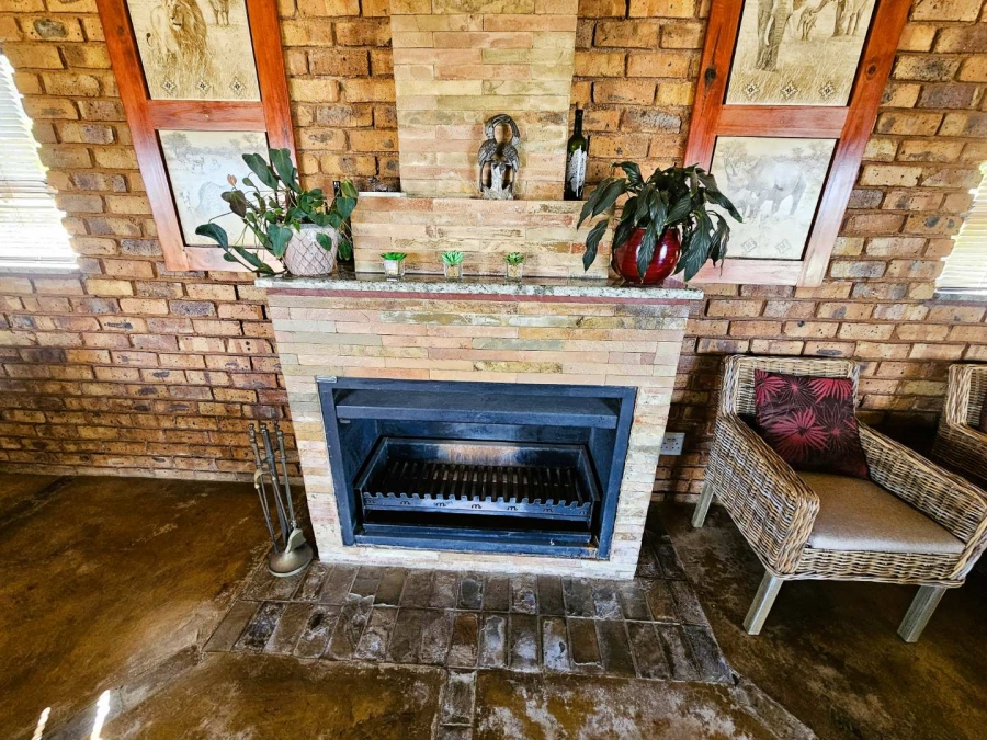 5 Bedroom Property for Sale in Dinokeng Gauteng