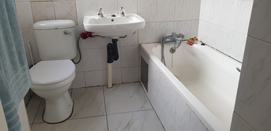 3 Bedroom Property for Sale in Ridgeway Gauteng