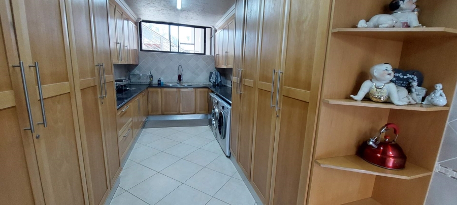 6 Bedroom Property for Sale in Meyersdal Gauteng