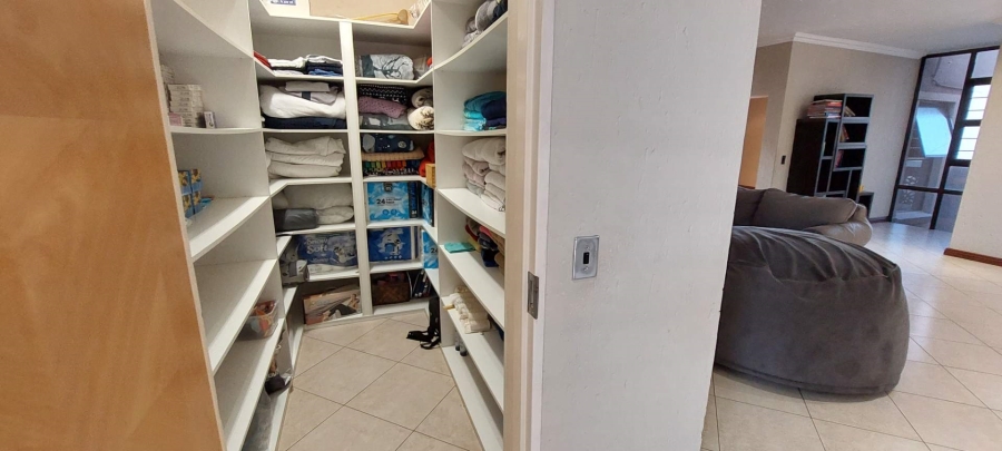 6 Bedroom Property for Sale in Meyersdal Gauteng