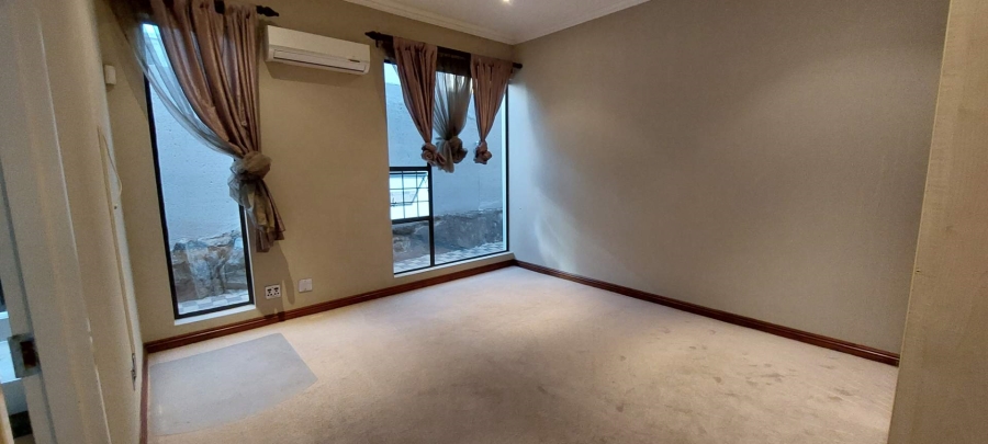 6 Bedroom Property for Sale in Meyersdal Gauteng