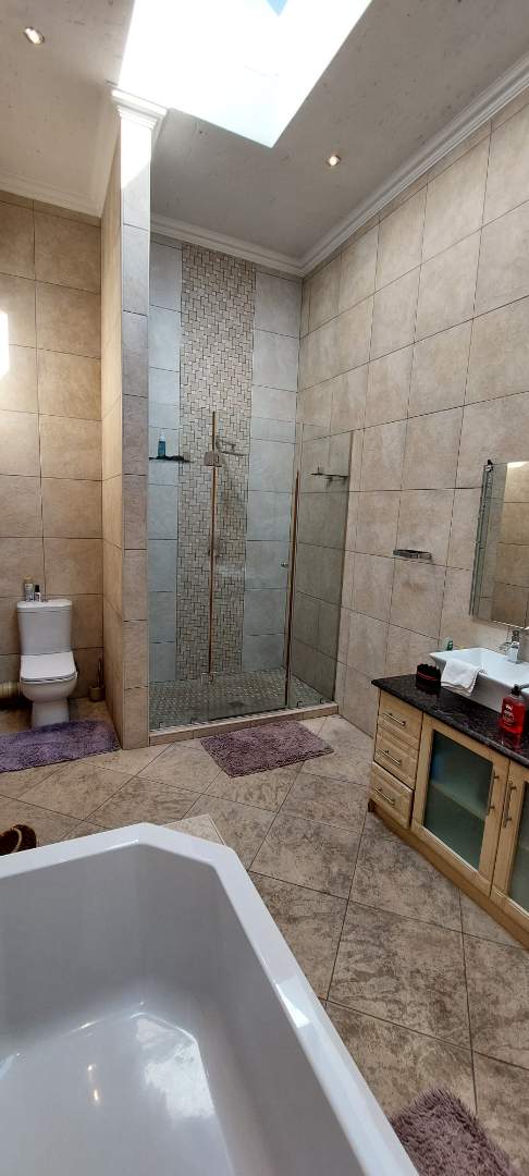 6 Bedroom Property for Sale in Meyersdal Gauteng