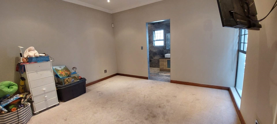 6 Bedroom Property for Sale in Meyersdal Gauteng
