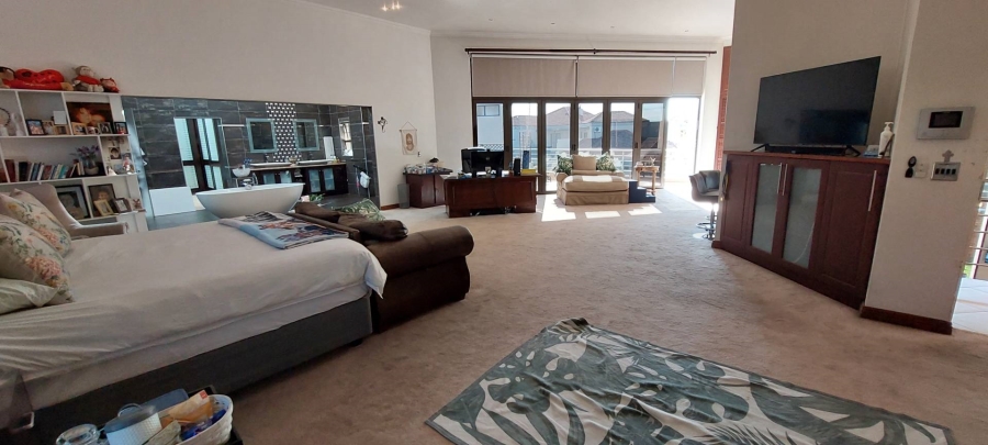 6 Bedroom Property for Sale in Meyersdal Gauteng