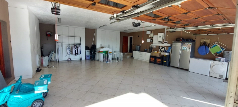 6 Bedroom Property for Sale in Meyersdal Gauteng
