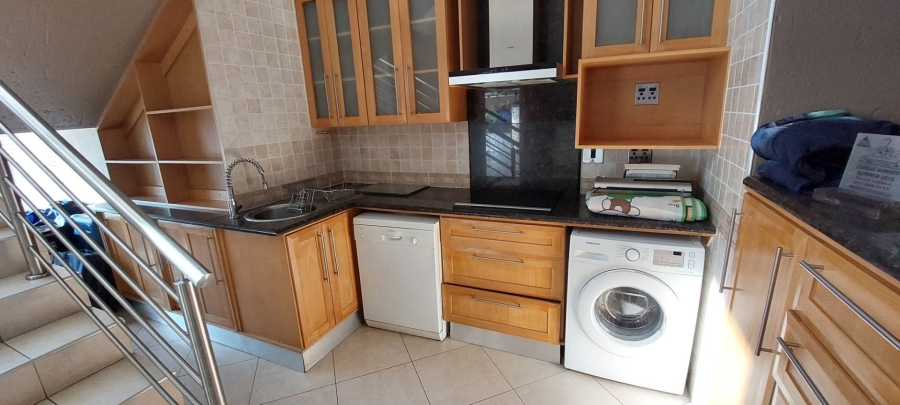 6 Bedroom Property for Sale in Meyersdal Gauteng