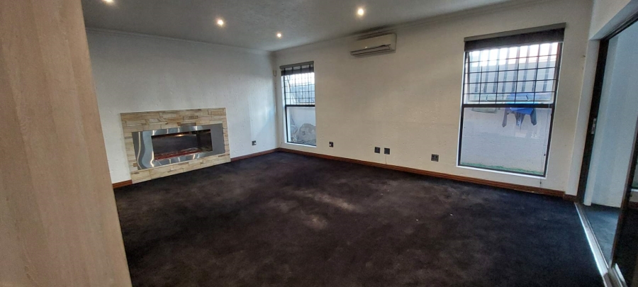 6 Bedroom Property for Sale in Meyersdal Gauteng