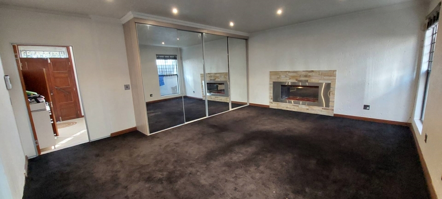 6 Bedroom Property for Sale in Meyersdal Gauteng