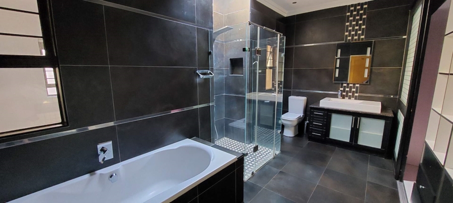 6 Bedroom Property for Sale in Meyersdal Gauteng