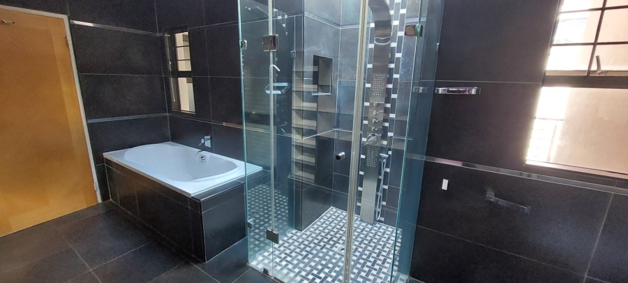 6 Bedroom Property for Sale in Meyersdal Gauteng
