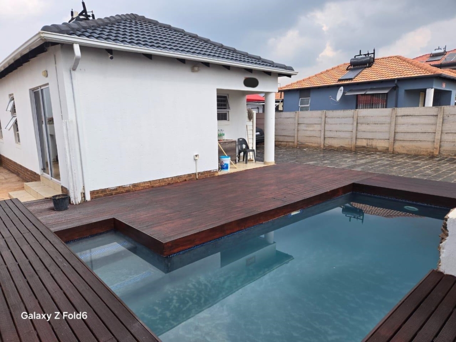 3 Bedroom Property for Sale in The Orchards Gauteng